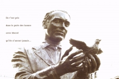 Statue de Federico Garcia Lorca, place Santa Ana, Madrid. Poème sur ses assassins.