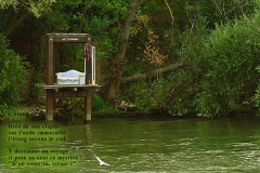 Marly-le-Roy, la Seine, région Parisienne. L'étrange ponton du promeneur. Poème étrange.